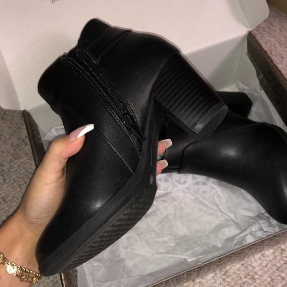 giani bernini abalina memory foam booties